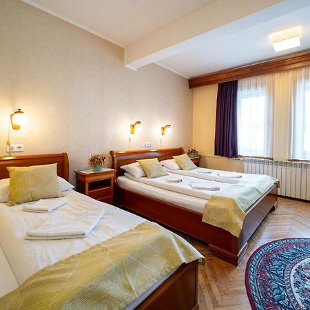Hotel Lilla Panzio Odorheiu Secuiesc Exteriér fotografie