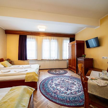 Hotel Lilla Panzio Odorheiu Secuiesc Exteriér fotografie