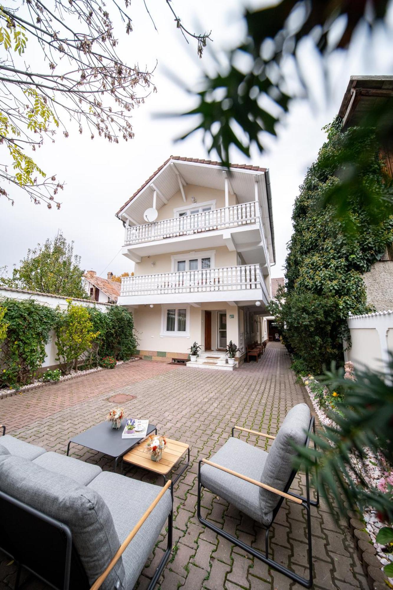 Hotel Lilla Panzio Odorheiu Secuiesc Exteriér fotografie