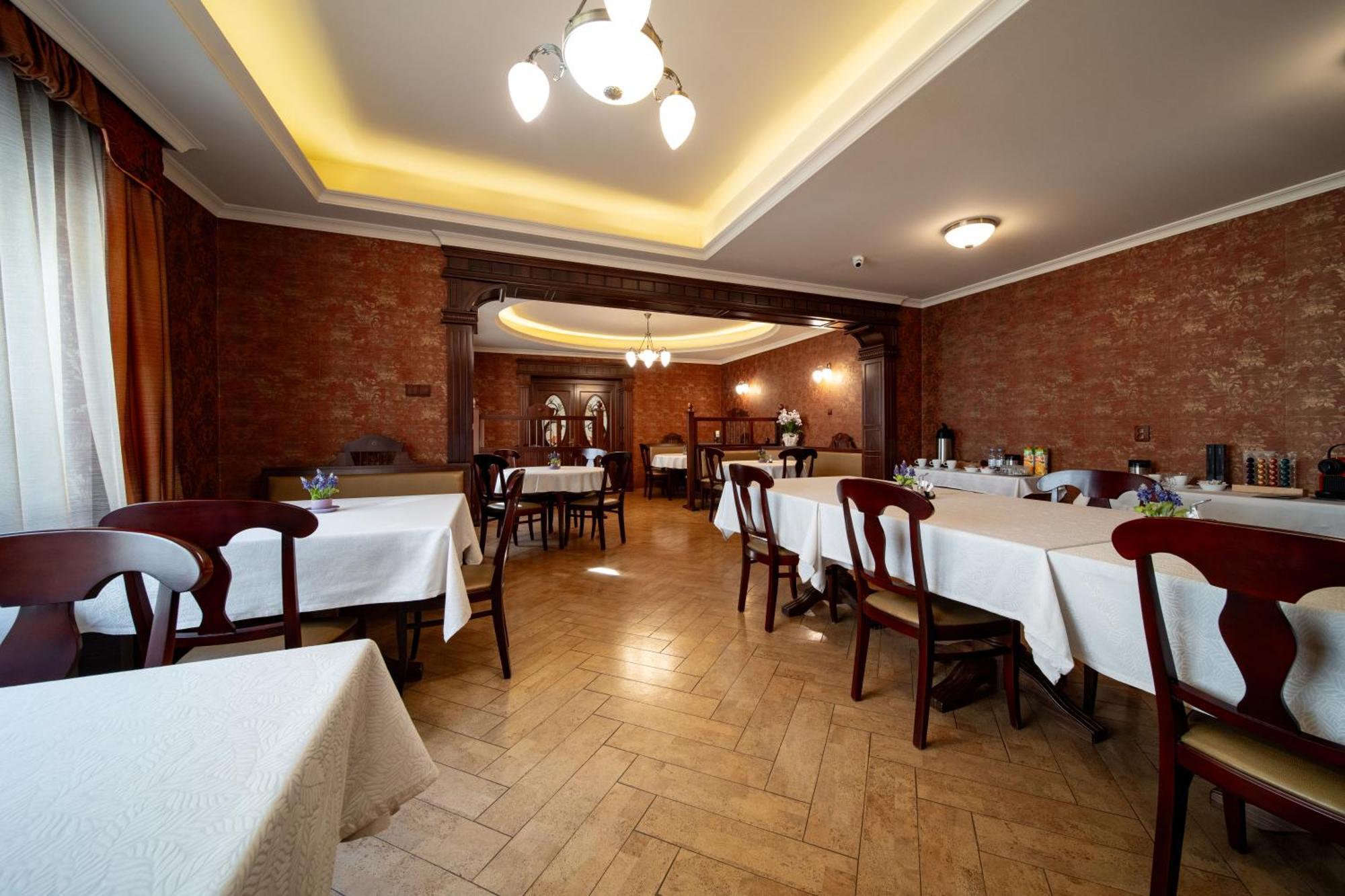 Hotel Lilla Panzio Odorheiu Secuiesc Exteriér fotografie
