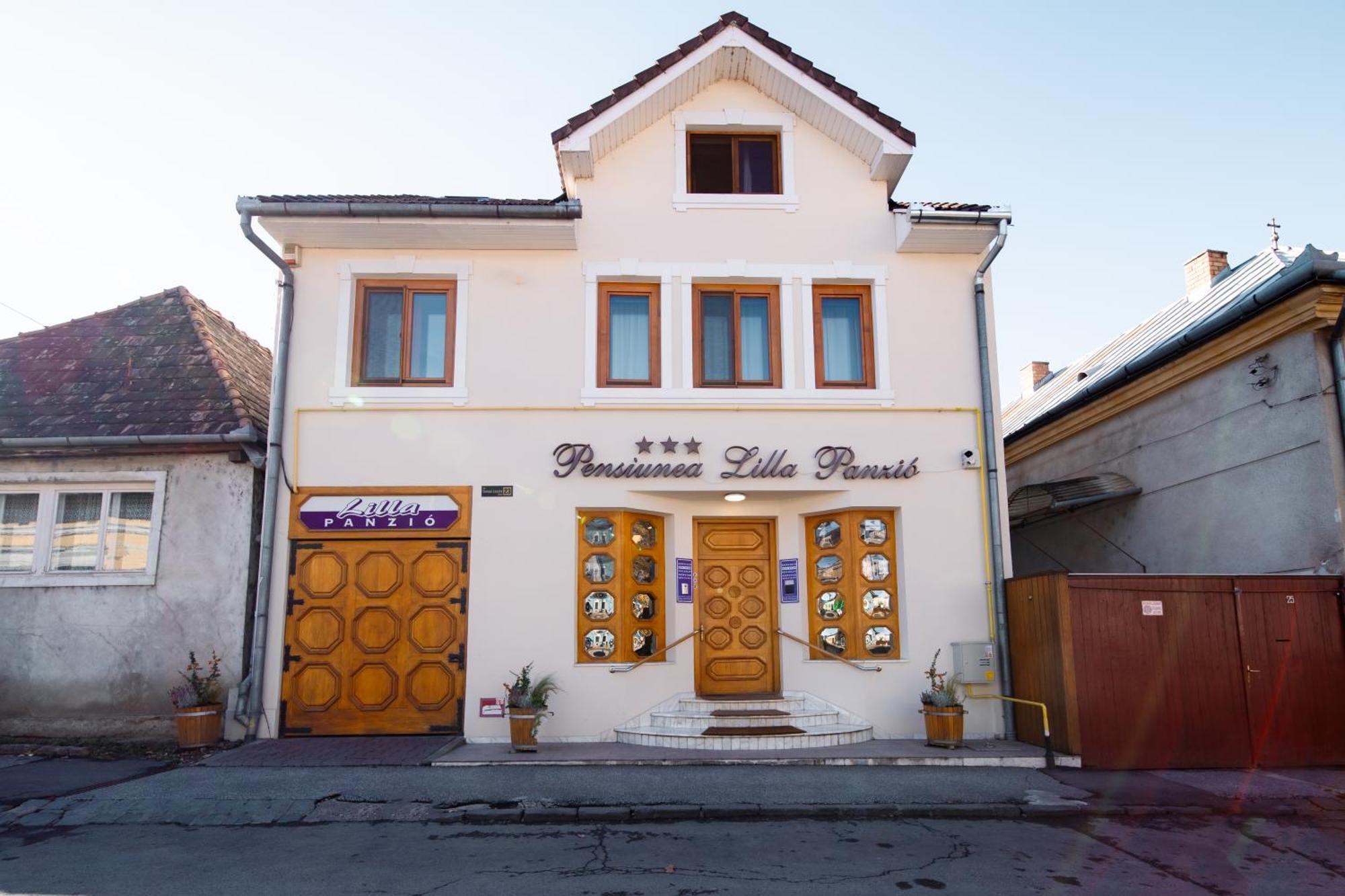 Hotel Lilla Panzio Odorheiu Secuiesc Exteriér fotografie