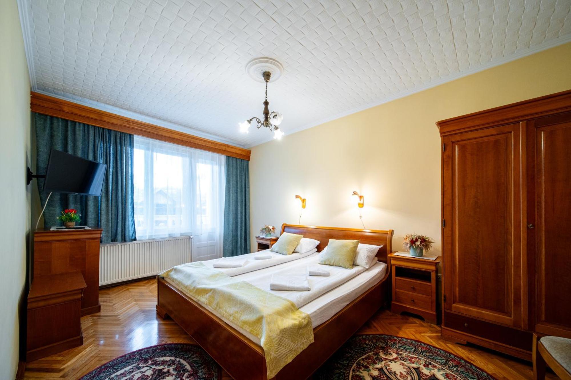 Hotel Lilla Panzio Odorheiu Secuiesc Exteriér fotografie