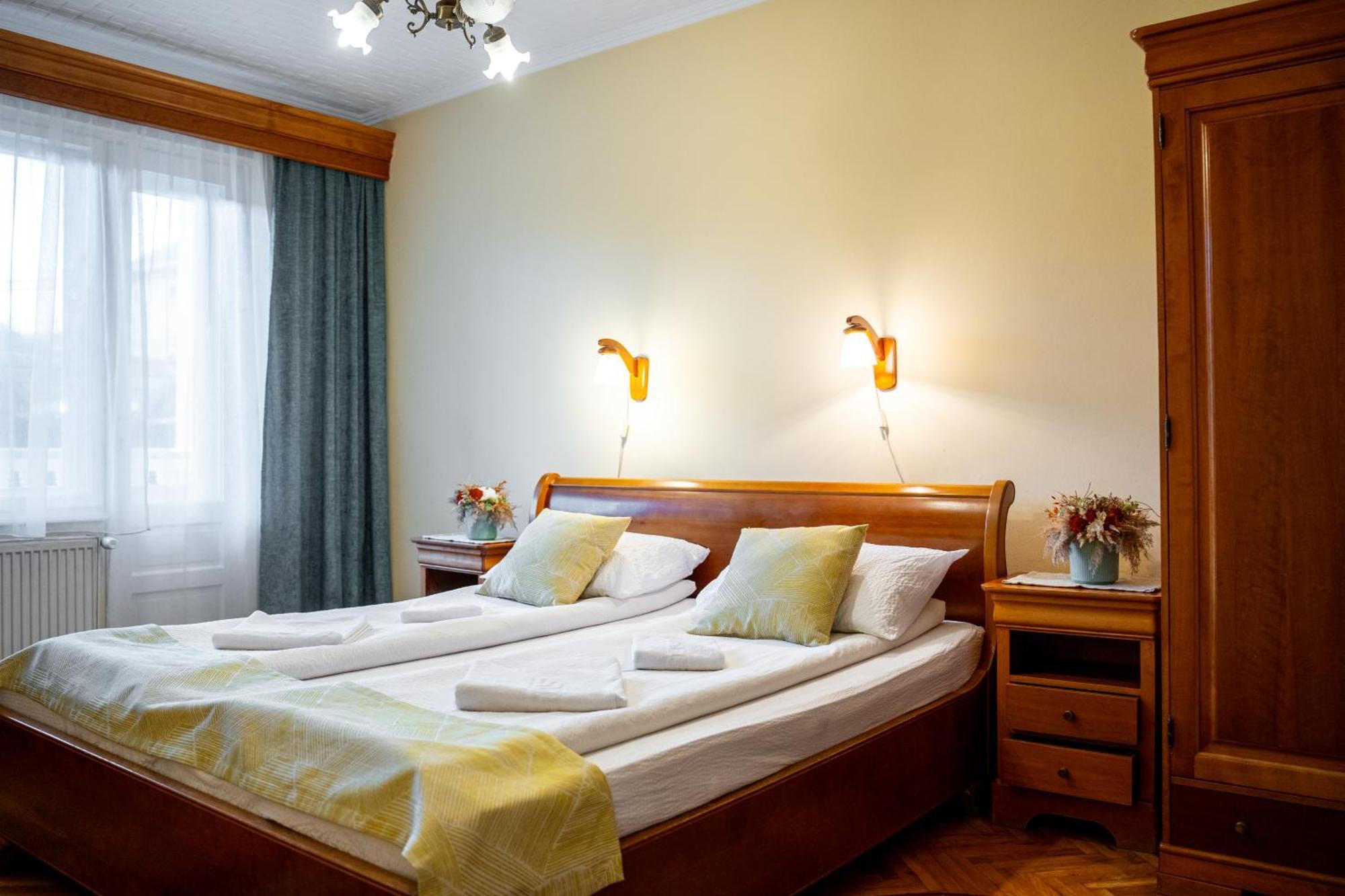 Hotel Lilla Panzio Odorheiu Secuiesc Exteriér fotografie