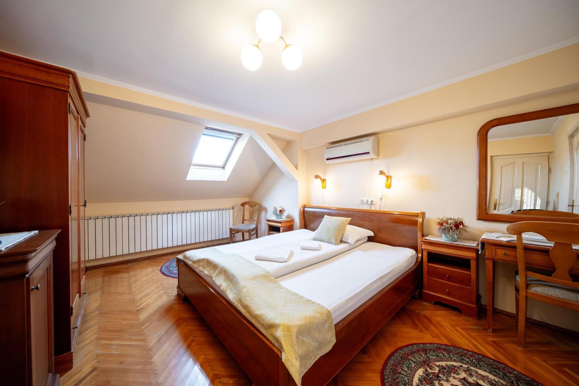 Hotel Lilla Panzio Odorheiu Secuiesc Exteriér fotografie