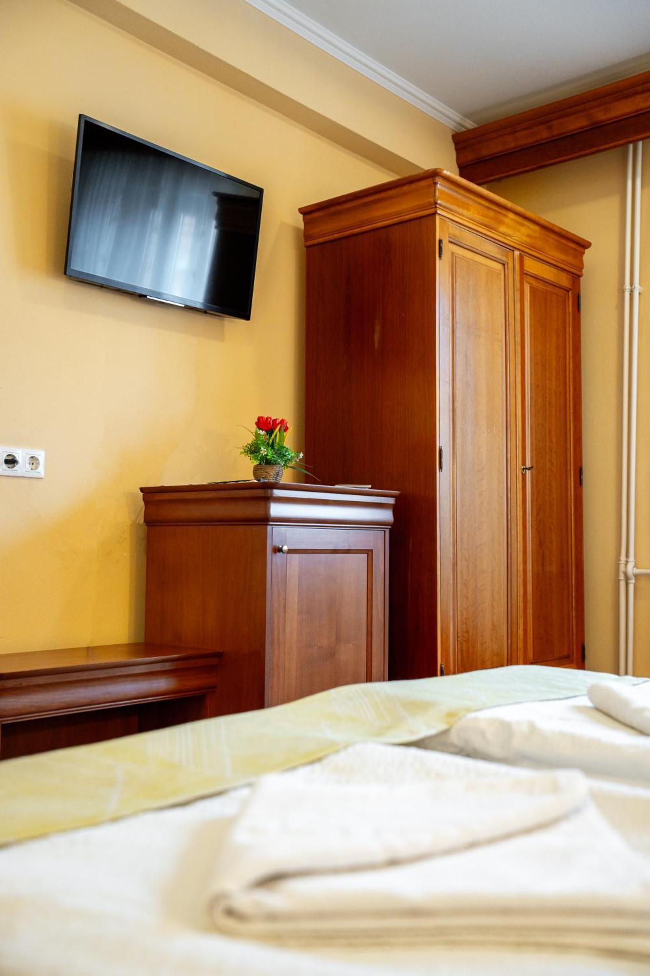 Hotel Lilla Panzio Odorheiu Secuiesc Exteriér fotografie