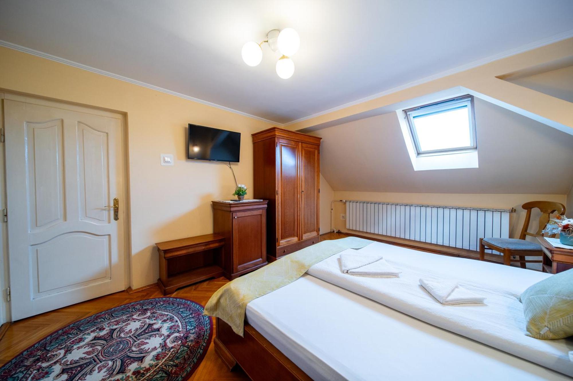 Hotel Lilla Panzio Odorheiu Secuiesc Exteriér fotografie
