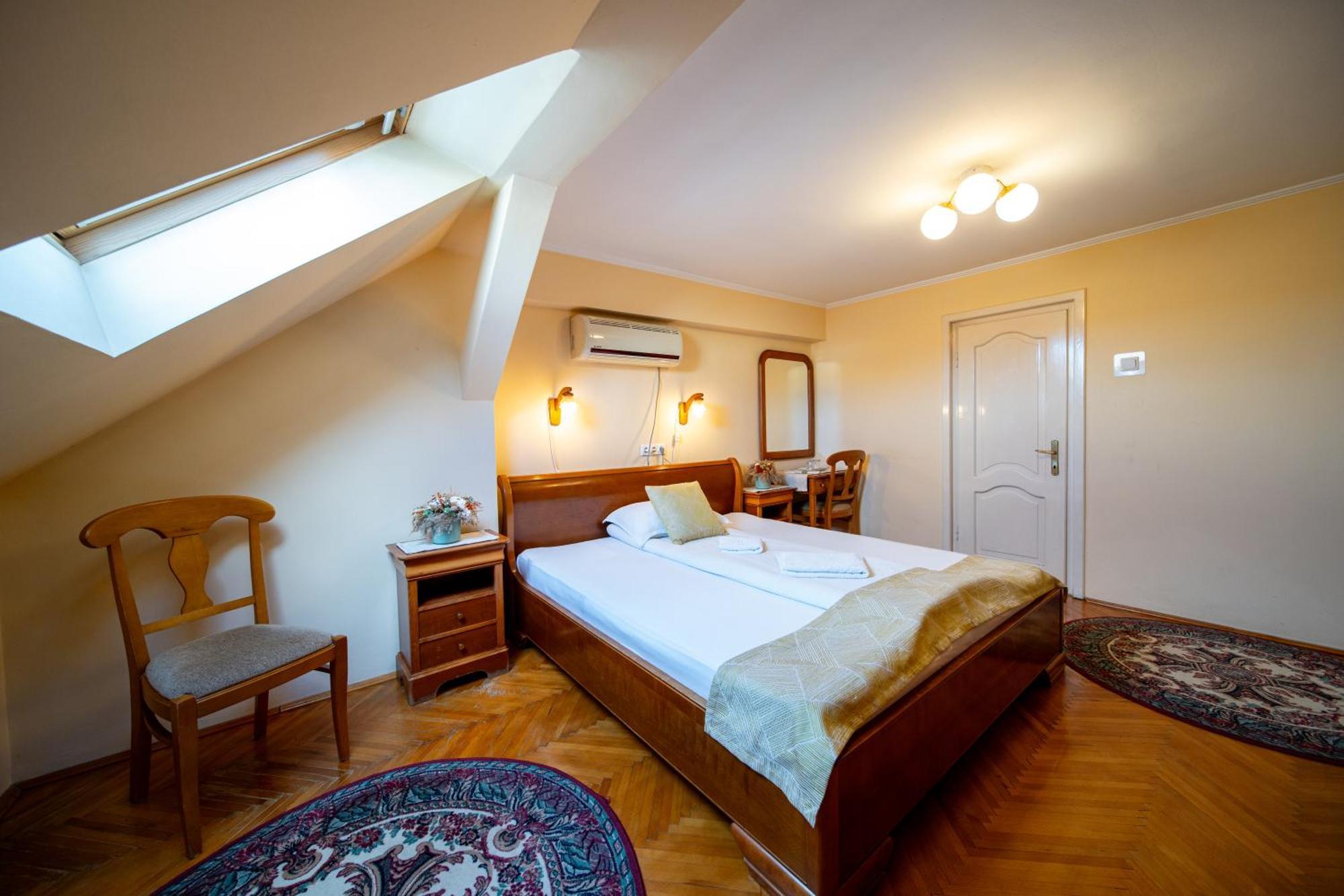 Hotel Lilla Panzio Odorheiu Secuiesc Exteriér fotografie