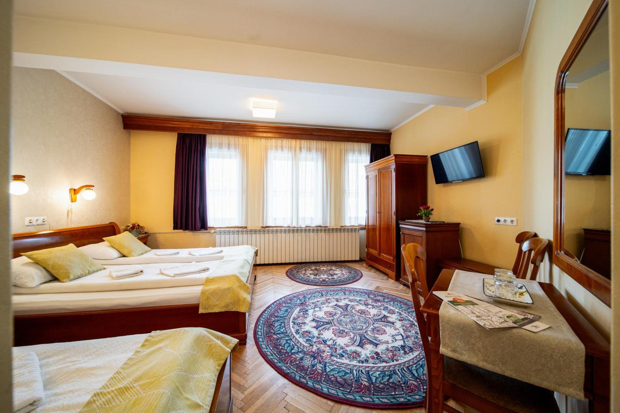 Hotel Lilla Panzio Odorheiu Secuiesc Exteriér fotografie